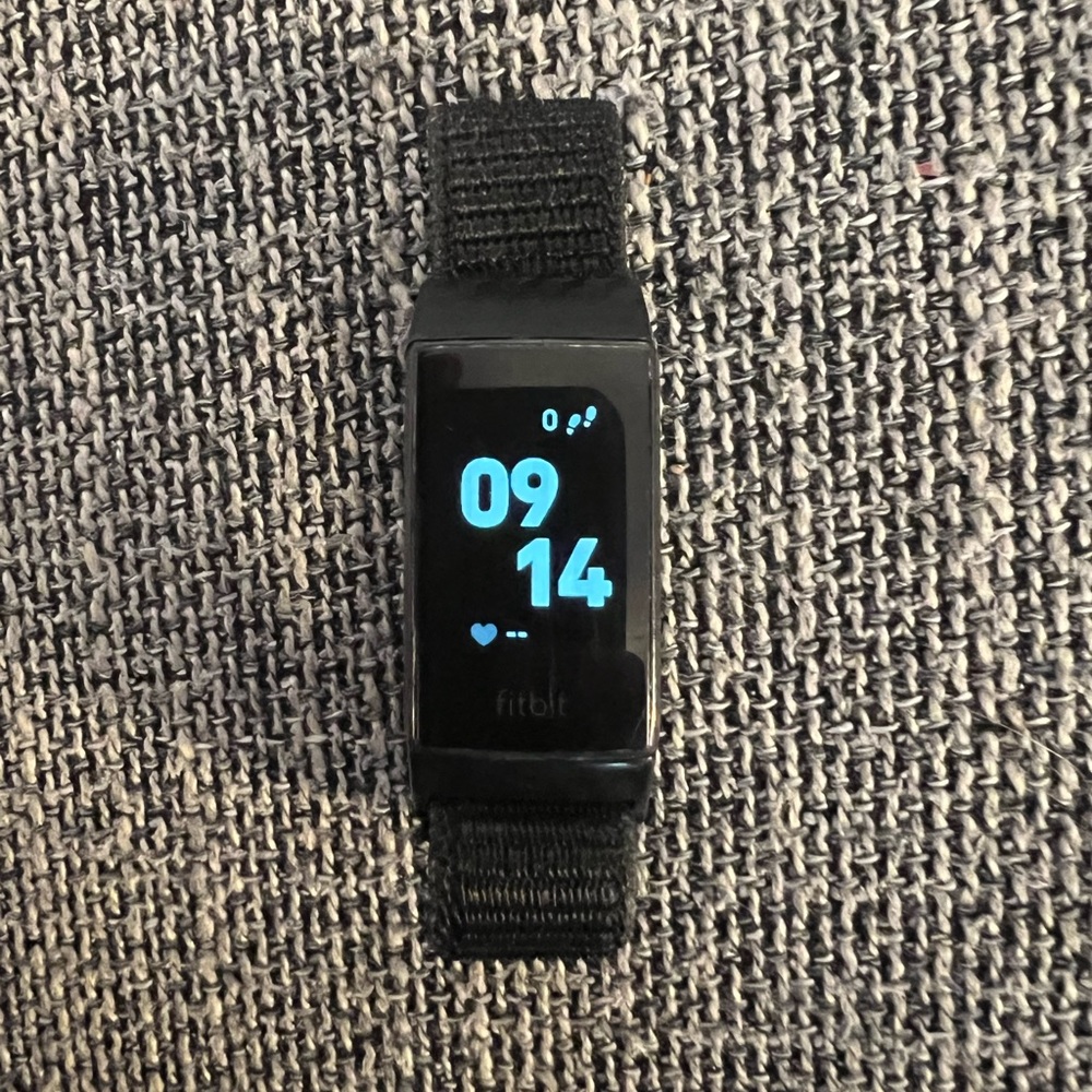 Fitbit Charge 4 (Used - Good Condition)